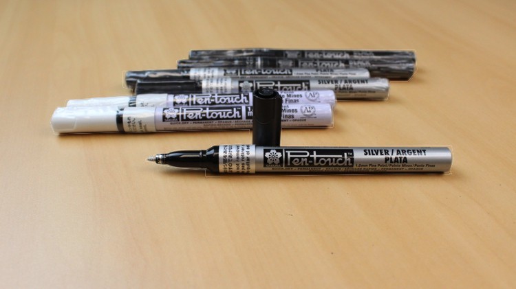 caneta pen touch sakura prata ouro branca